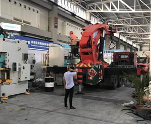 數控機床設備安裝就位現場